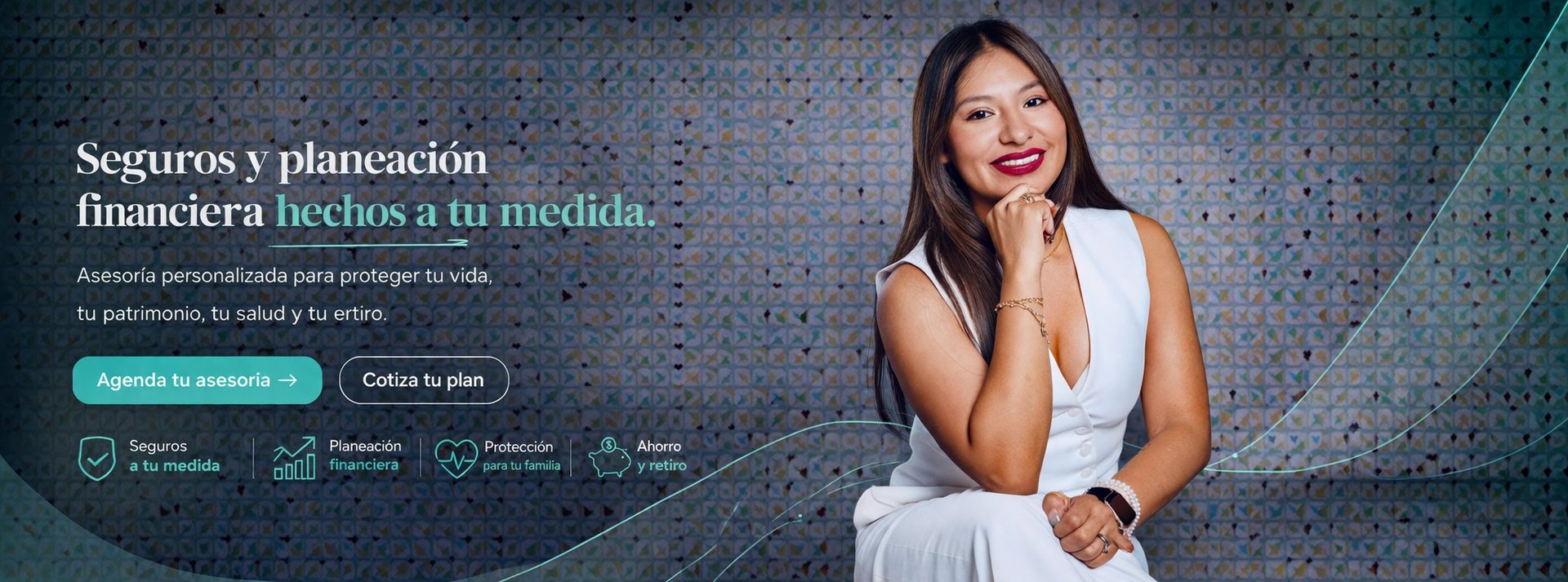 Mujer profesional sonriendo con texto sobre planificación financiera y servicios de seguros